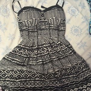 Black and White Skater Dress XXS